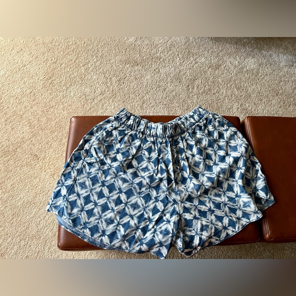 GAP Blue & White Shorts